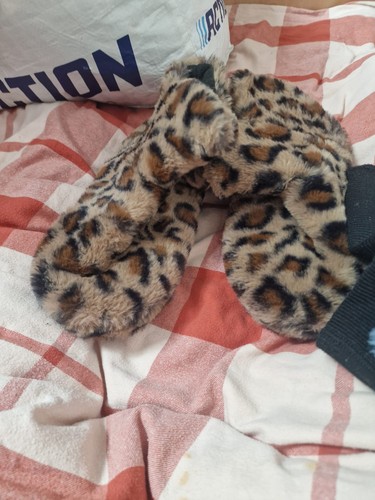 Kuschelige hausschuhe mit - kuschelige,